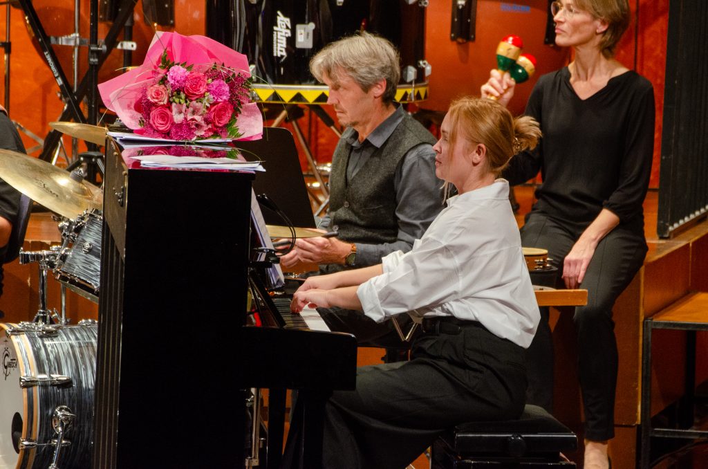 Anastasia am Klavier